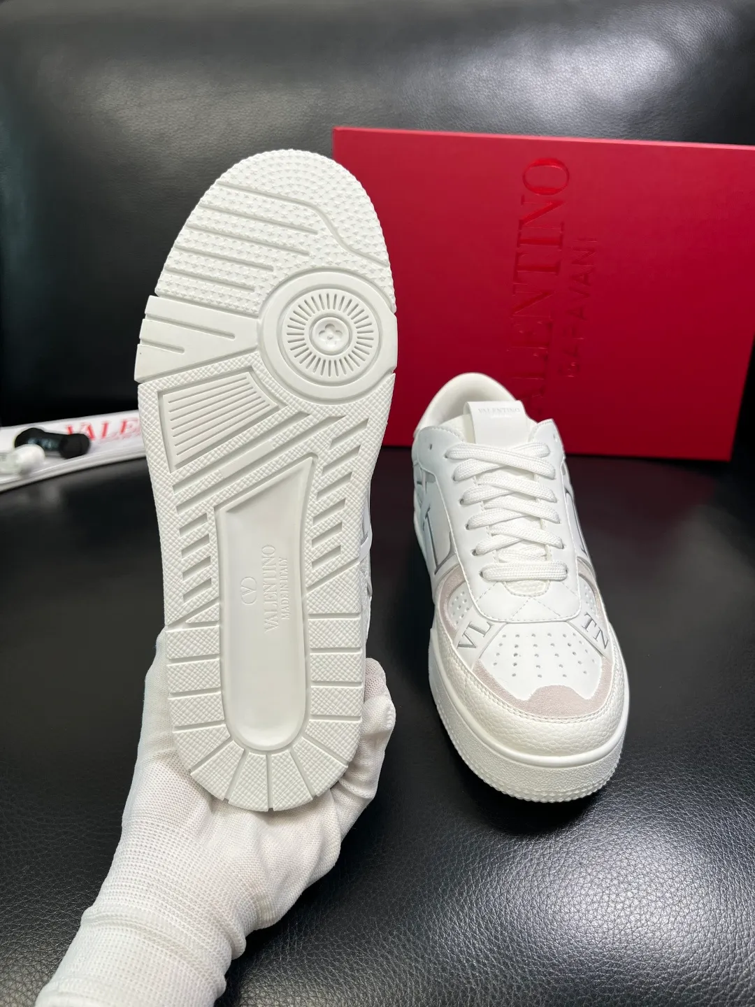 Men's shoes 💰660 VALENTINO High quality top craftsmanship Valentino, sports sneakers counter synchronization, uppers imported from Italy, high-quality splicing colorful complex crafts, imported cowhide lining soft and comfortable, soles: original soles specially provided by the original factory, T men's shoes 💰U exclusive movable molded soles super comfortable, original factory and single goods, welcome to compare, couple size 39-44 (customized 45)